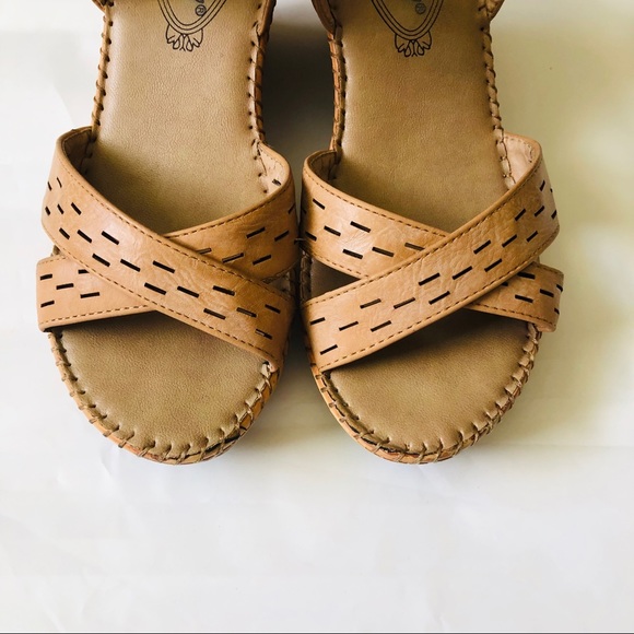 Tan Wedge Sandals with ankle buckle - Picture 4 of 4